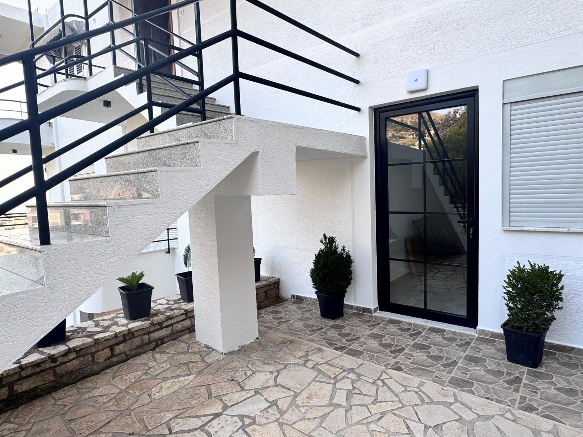 Sunset Hill Apartments Sarandë Esterno foto